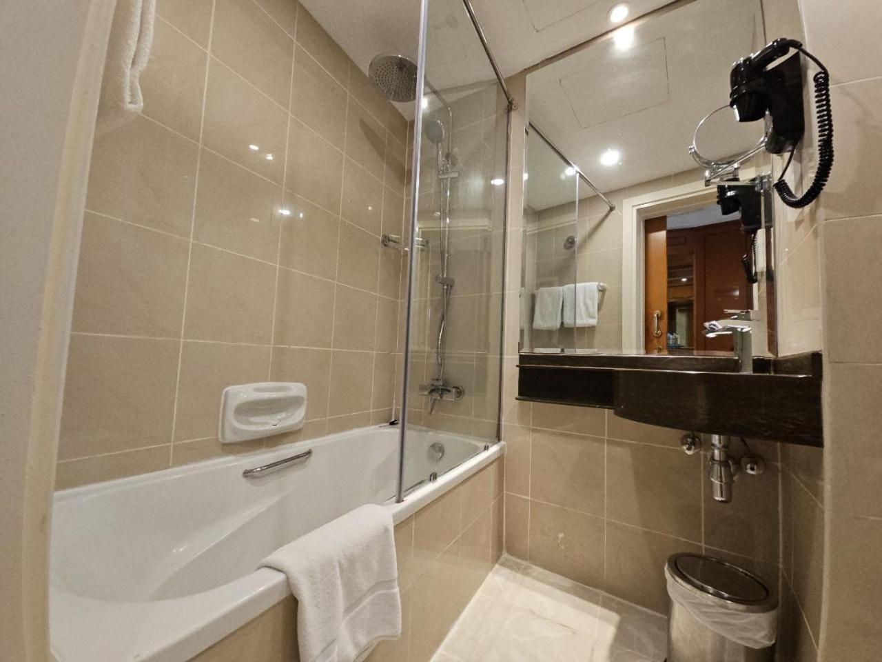Royal Concorde Hotel & Suite Dubai Ngoại thất bức ảnh